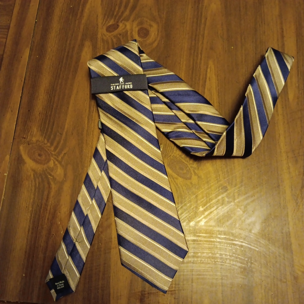 Stafford Navy and Gold Diagonal Striped Tie